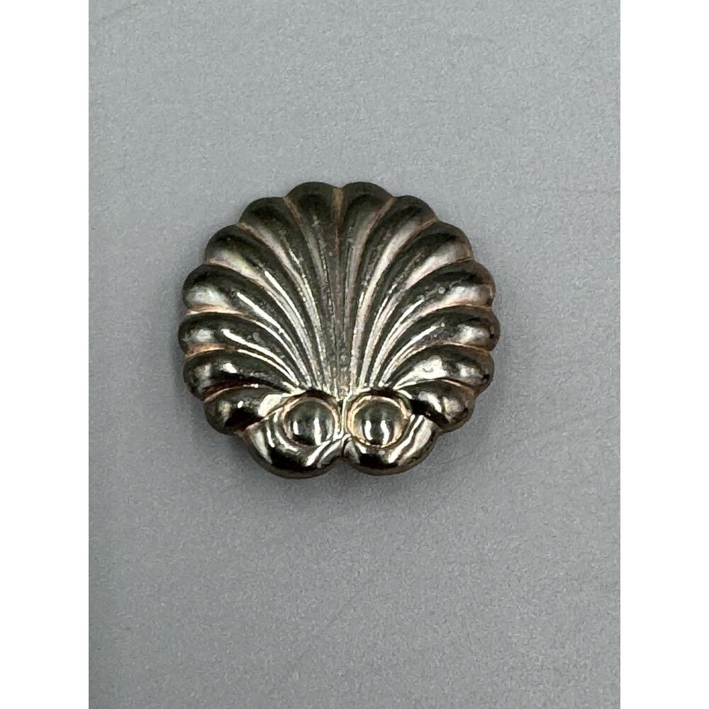 Vintage Scallop Seashell Shaped Lapel Pin Brooch‎